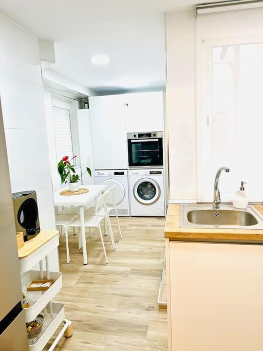 New Spacious And Cozy Apartment - مالقة المظهر الخارجي الصورة